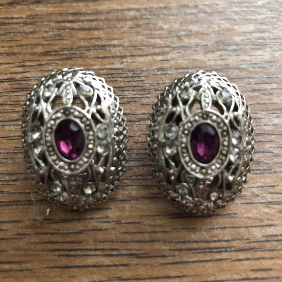 Vintage clip on earrings - Picture 1 of 4